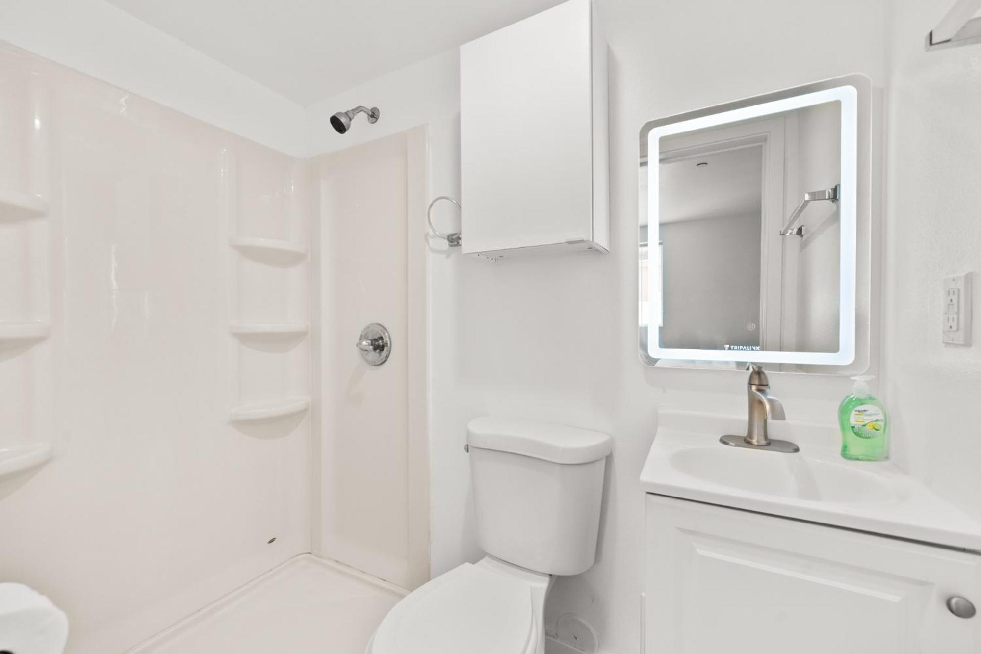 Modern Getaway In The Heart Of La Near Usc, Private Room With Share Living Room And Kitchen Los Angeles Exterior foto