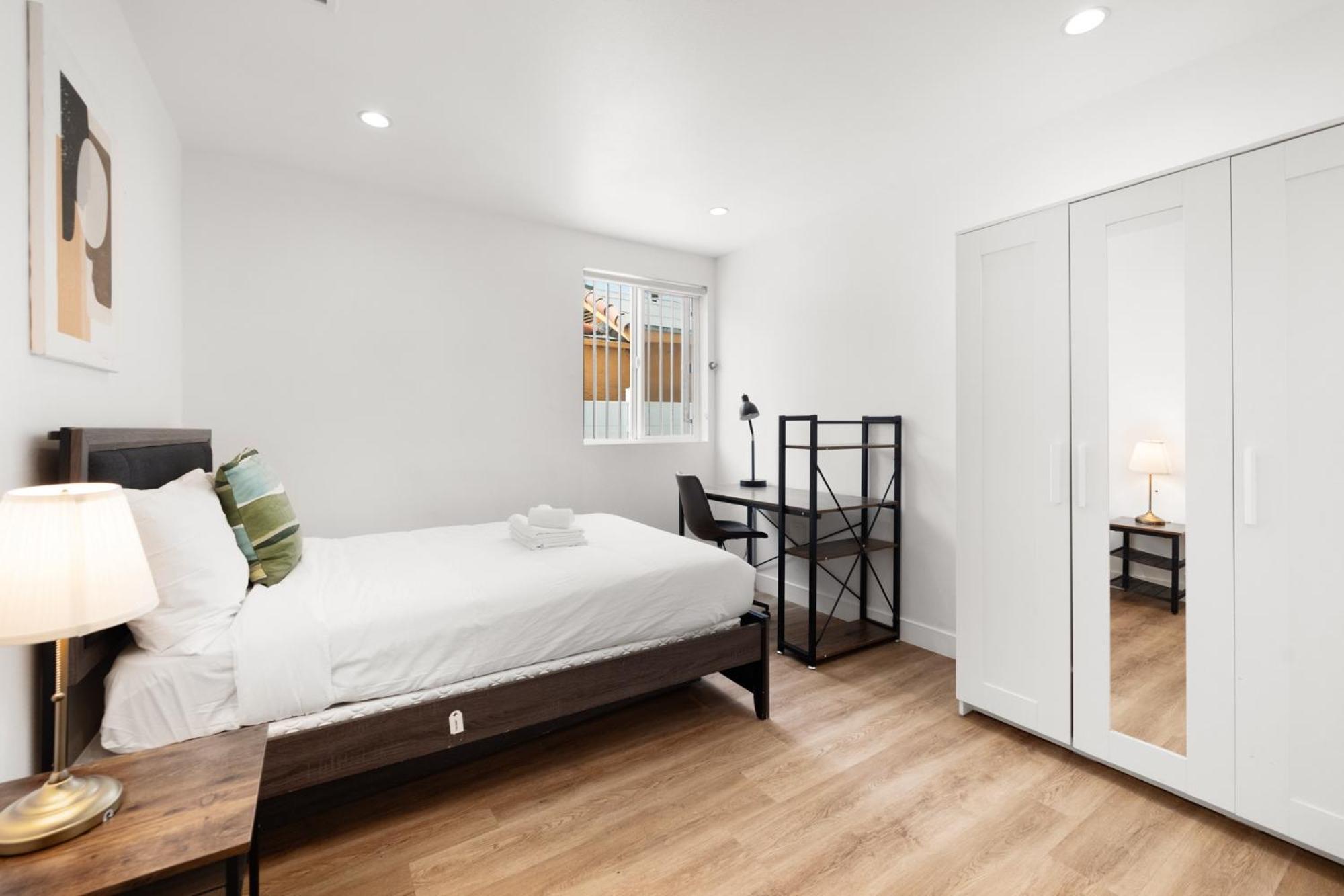 Modern Getaway In The Heart Of La Near Usc, Private Room With Share Living Room And Kitchen Los Angeles Exterior foto