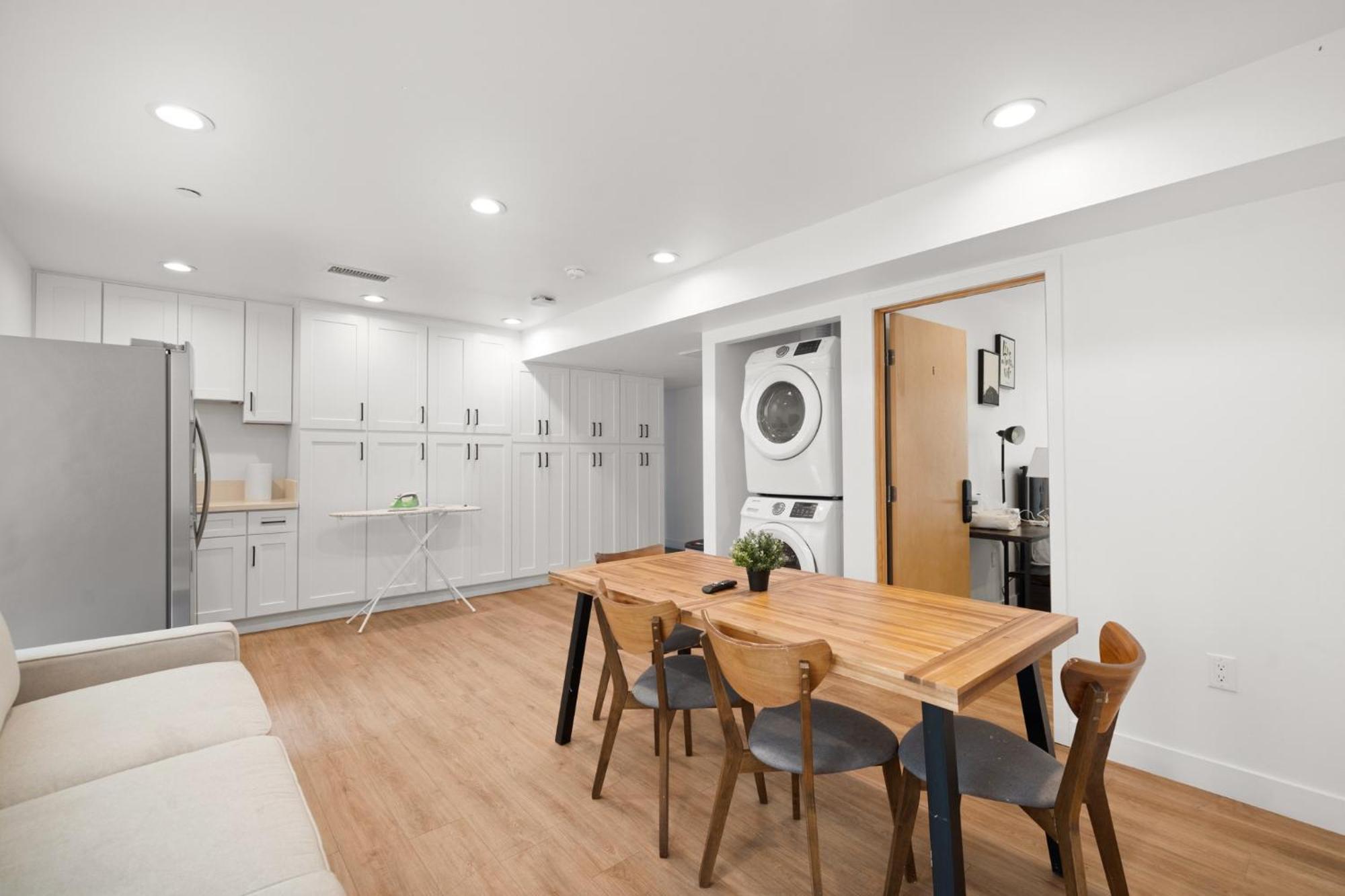 Modern Getaway In The Heart Of La Near Usc, Private Room With Share Living Room And Kitchen Los Angeles Exterior foto